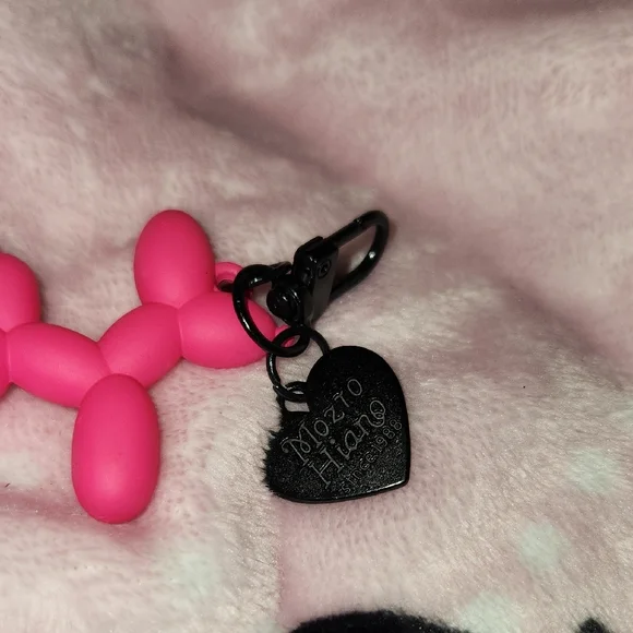 Pink Balloon Dog Keychain - Picture 4 of 4